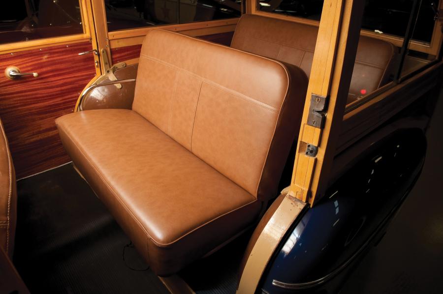  Ford Super DeLuxe Station Wagon 1942 года  (фото 15 из 31)